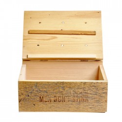 Boite de grange antique avec logo